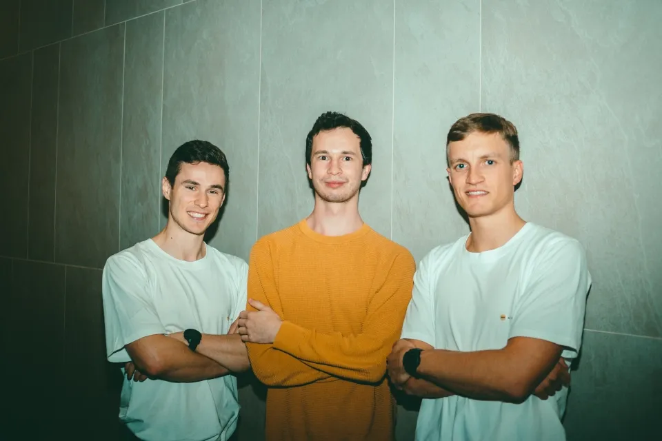 The photo shows the Sonnnig team: Roman, Jonathan and Lukas